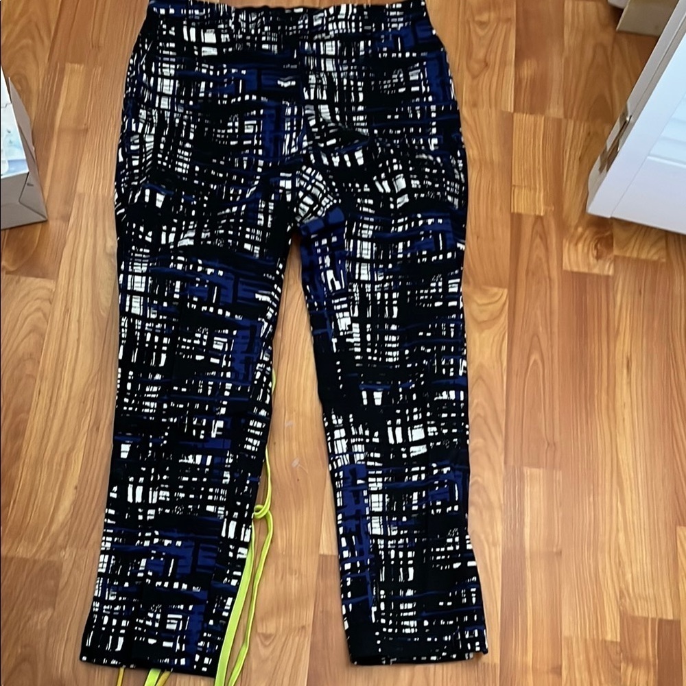 H&M Cropped Abstract Blue Black White Patterned Pants Size 4